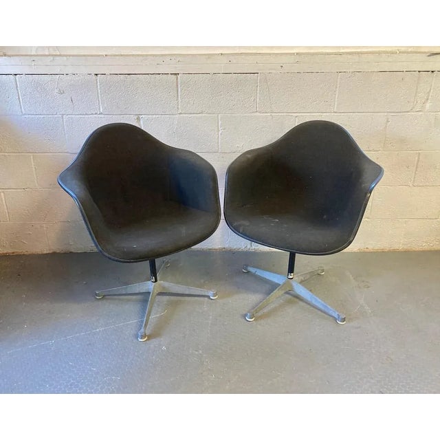 Black Set of 2 Matched Mid Century Vintage Modern Herman Miller Shell Chairs For Sale - Image 8 of 10