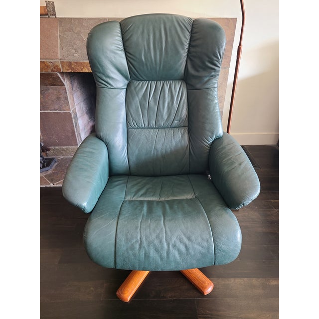 Mid-Century Modern Vintage Mid-Century Bentwood Lounge Chair by Hjellegjerde Møbler For Sale - Image 3 of 14