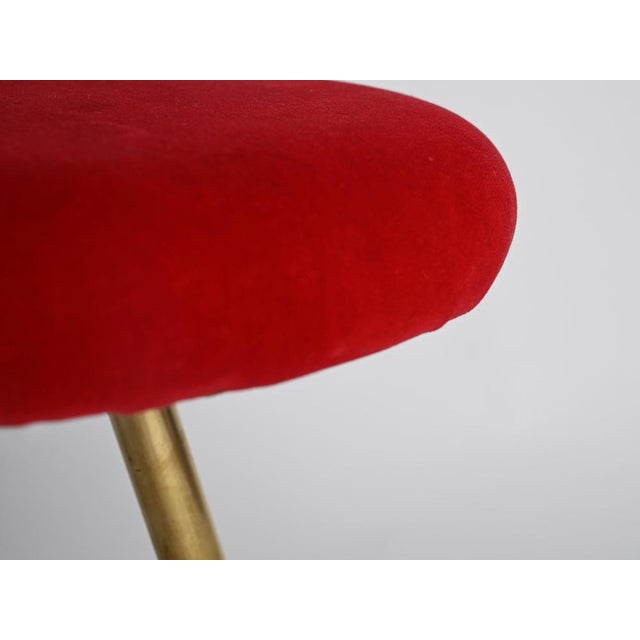 Set of Mid-Century Italian Tripod Stools in Red Velvet and Brass by Gio Ponti, 1950s For Sale - Image 9 of 14