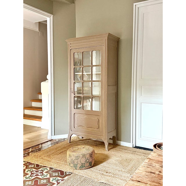 1930s French Country Shabby Chic Glazed Display Cabinet in Patined Wood, 1930s For Sale - Image 5 of 15