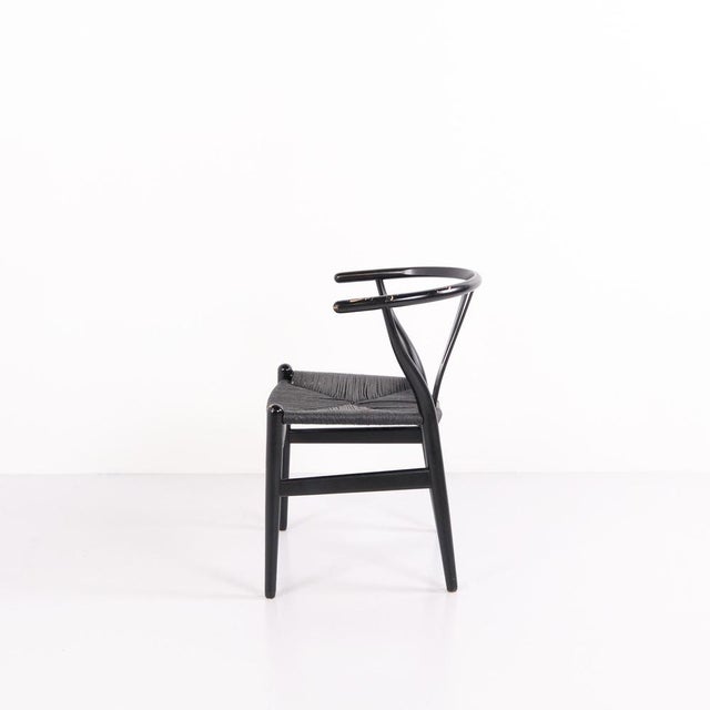 CH24 Wishbone Chair in Black with Black Paper Cord Seat by Hans J. Wegner, 1950s For Sale - Image 3 of 11