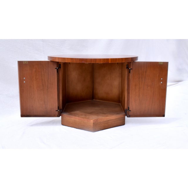 Mid-Century Modern Pair of Hexagon Walnut End Side Tables W/ Two Door Cabinets Storage Compartments For Sale - Image 3 of 7