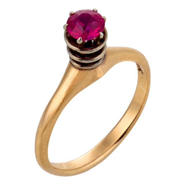 Vintage Architectural Synthetic Ruby 14k Yellow Gold Solitaire Ring, Size 7.5 For Sale