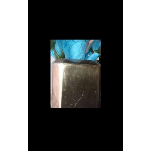 Late 20th Century Gold-Tone Glowing Minimalist Octagonal Column Vase Set With Historic Patina For Sale - Image 5 of 5