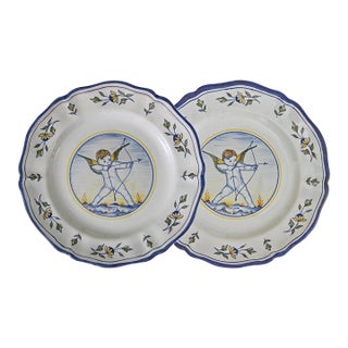Italian Maiolica Cupid Plates Grazia Deruta for Bergdorf Goodman - A Pair For Sale