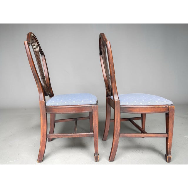 Vintage Hepplewhite Style Shield Back Dining Chairs by Lammert’s, Mahogany, a Pair For Sale In Naples, FL - Image 6 of 10