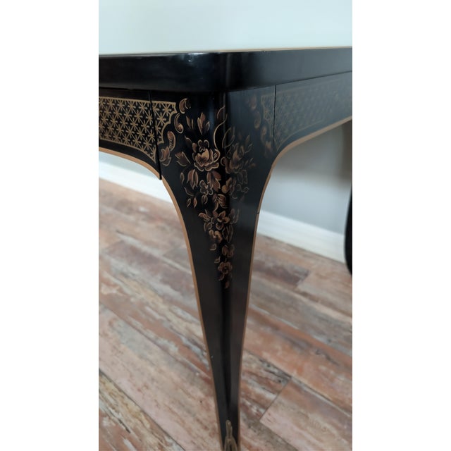 Vintage Drexel Et Cetera Chinoiserie Side Table With Burl & Glass Insert For Sale In Tampa - Image 6 of 12