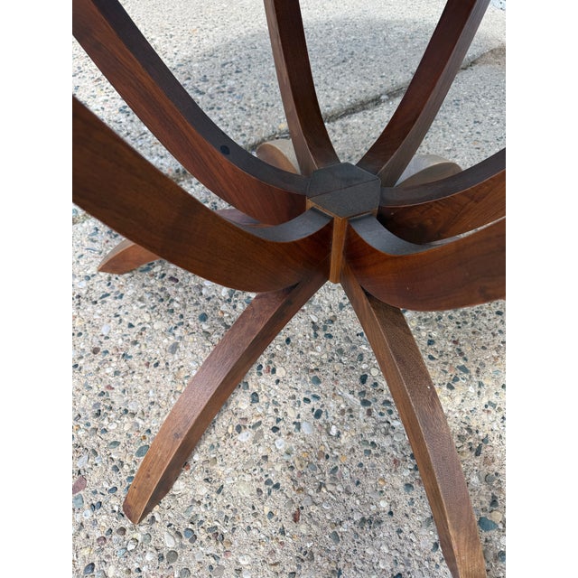 1940s 1940s Chet Beardsley Mid-Century Modern Round Walnut Dining Table, Sculptural Pedestal Base For Sale - Image 5 of 10
