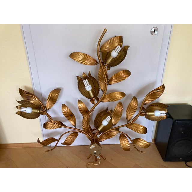 1960s Hollywood Regency Gold-Colored Floral Brass Wall Lamp by Hans Kögl, 1960s For Sale - Image 5 of 14