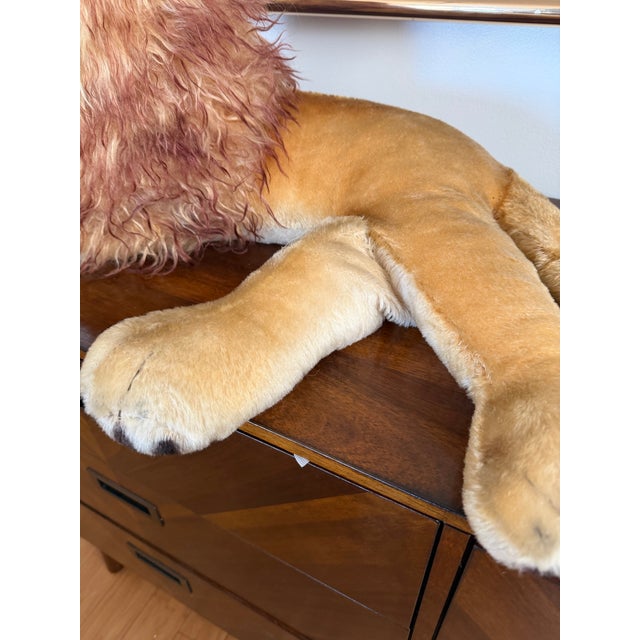 Vintage Steiff 1950’s Leo the Lying Lion 45cm and in Like New Condition For Sale - Image 12 of 17