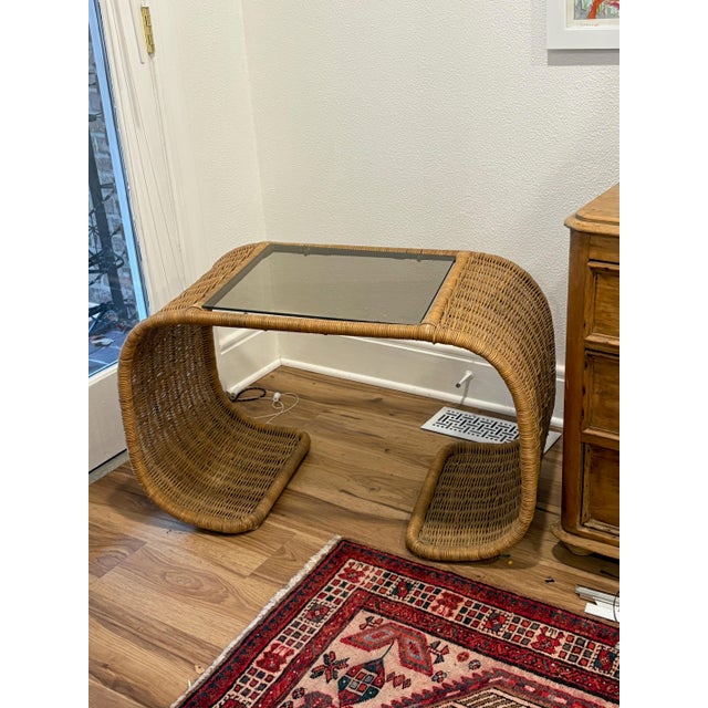 Mid-Century Modern Pair 1970s Wicker-Wrapped Metal Waterfall End Tables With Original Glass For Sale - Image 3 of 8