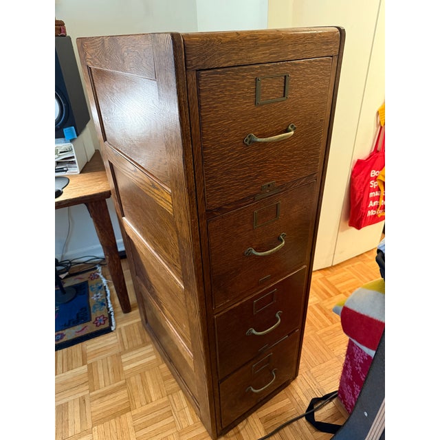 Wood 1920s Tiger Oak 4 Drawer File Cabinet (Library Bureau Sole Manufacturer) For Sale - Image 7 of 11
