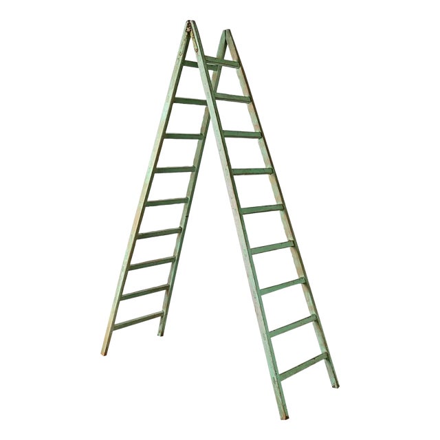 English 19th Century Painted Folding Ladder For Sale
