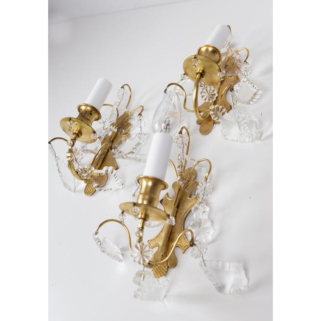 Gold Vintage French Brass and Crystal Wall Light, 1950s For Sale - Image 8 of 9