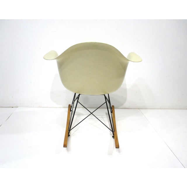 Mid 20th Century Eames Arm Shell Rocking Chair for Herman Miller For Sale - Image 5 of 11