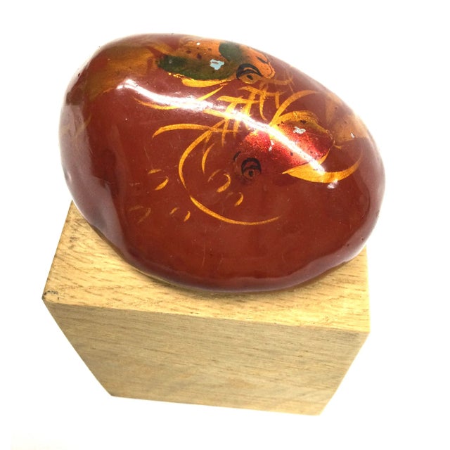 1980s Vintage Artisan Hand Painted Fish Over Stone Paperweight For Sale - Image 5 of 10