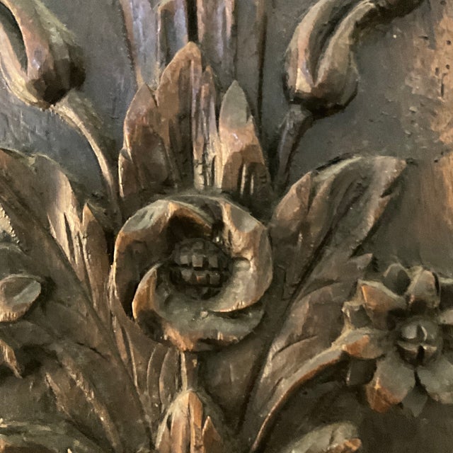 19th Century French Ornamental Carvings Featuring a Flower Bouquet (Pair) For Sale In Richmond - Image 6 of 11