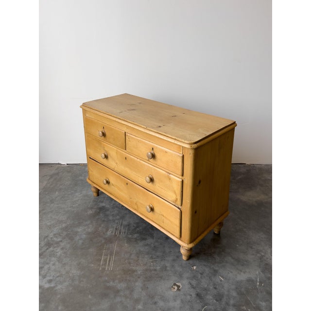 Antique 19th Century English Victorian Pine 2/2 Chest of Drawers For Sale In Portland, OR - Image 6 of 8