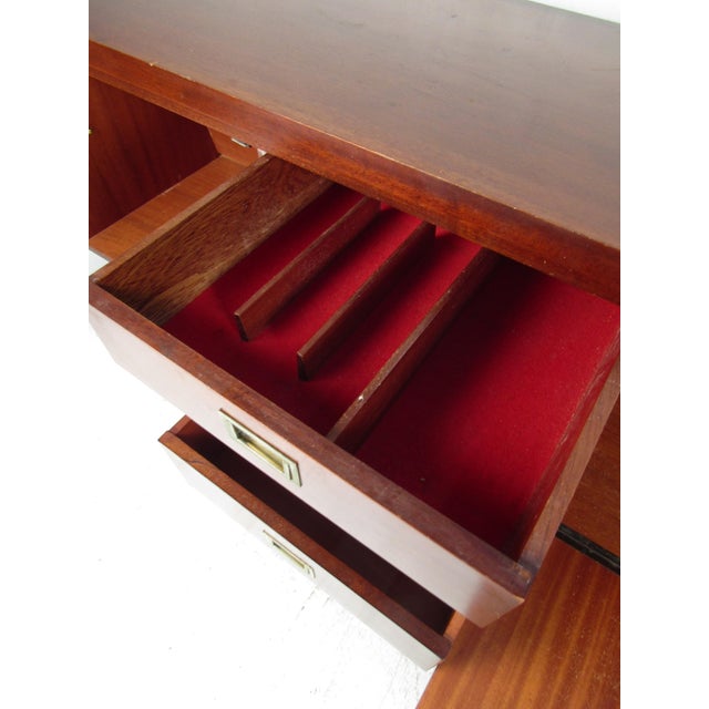 1960s Long Mid-Century Modern Server by Greaves & Thomas For Sale - Image 9 of 12