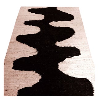 Hand Woven Black & Cream Design Wool Rug 4'9"x8'2" For Sale