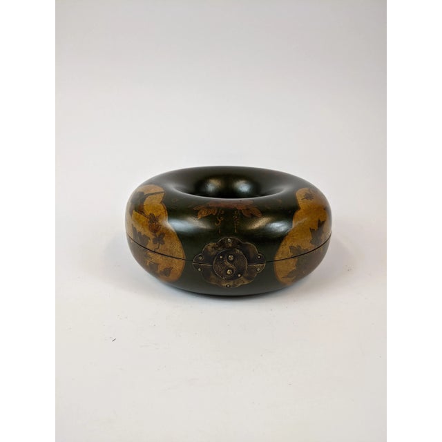 20th Century Lacquered Wooden Box With Floral Paintings For Sale In San Francisco - Image 6 of 6