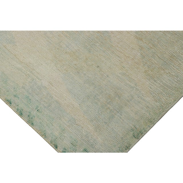 Rug & Kilim’s Scandinavian Style Rug, Subtle Geometric Pattern in Cream and Blue For Sale In New York - Image 6 of 8