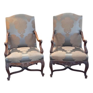 19th Century Pair of French Regence-Style Walnut Armchairs For Sale