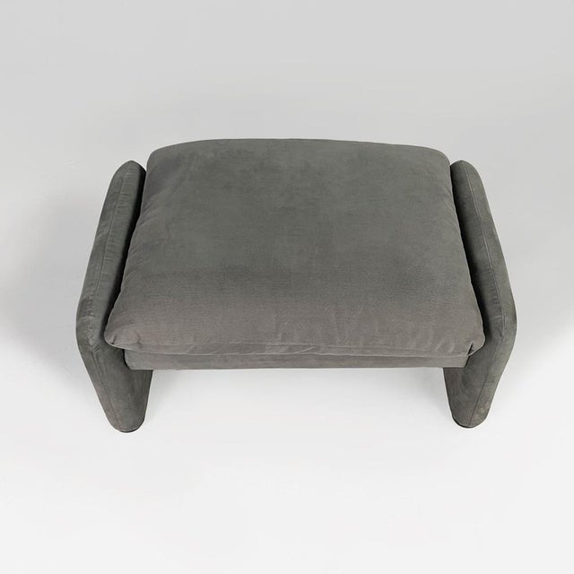Italian modern pouf Maralunga by Vico Magistretti for Cassina, 1970s Pouf model Maralunga in dark green-gray velvet...