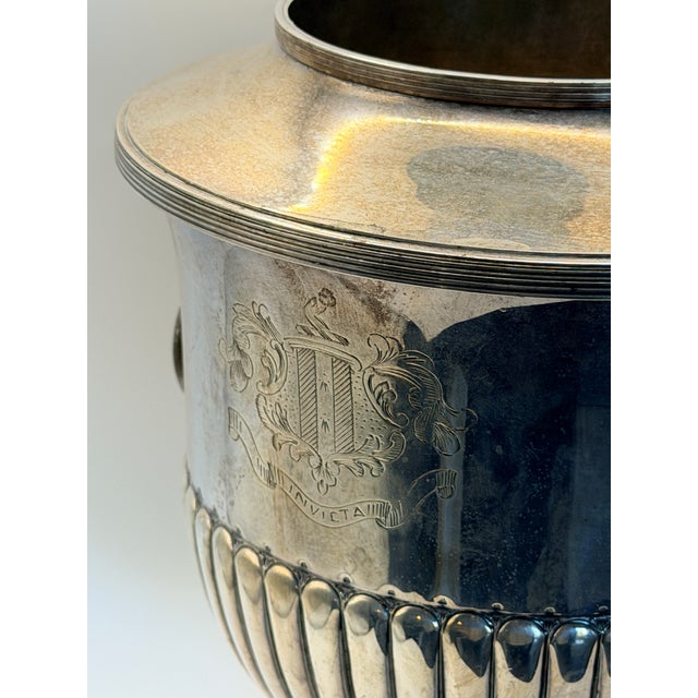 Metal Vintage Silver Plate Lion Handle Ice Bucket / Champagne Cooler – Neoclassical Urn Form Barware For Sale - Image 7 of 8