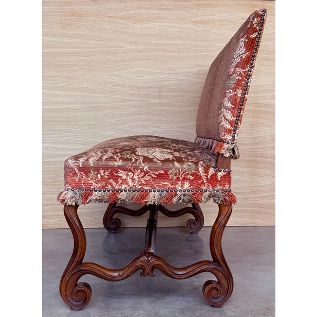 Baroque Early 20th Century Spanish Damask Velvet Bench with Back and Walnut Carved Legs For Sale - Image 3 of 18