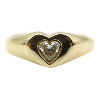 1990s 14k Gold Heart Signet Ring With Heart-Shaped Diamond, Size 6.5 For Sale