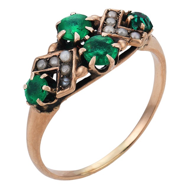 Late 19th Century Victorian Emerald Seed Pearl 14k Yellow Gold Ring, Size 6.75 For Sale