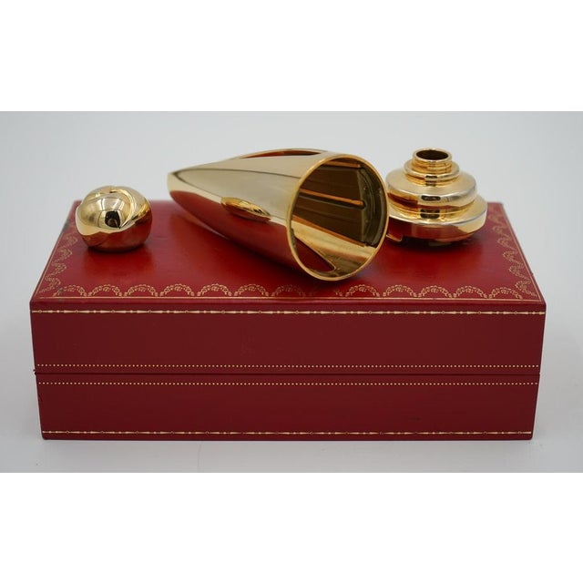 Gold Atomizer Perfume Bottle from Cartier For Sale - Image 3 of 17
