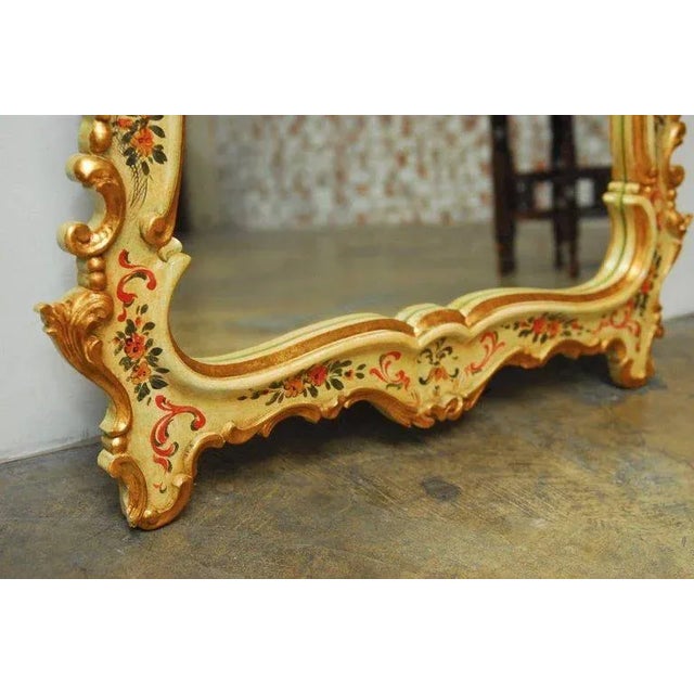 Venetian Chinoiserie Gilt and Lacquered Mirror For Sale - Image 5 of 10