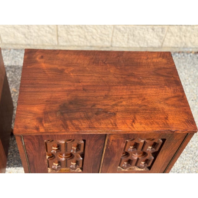 Vintage Mid-Century Modern Brutalist Carved Wood Nightstands – Pair For Sale - Image 4 of 12