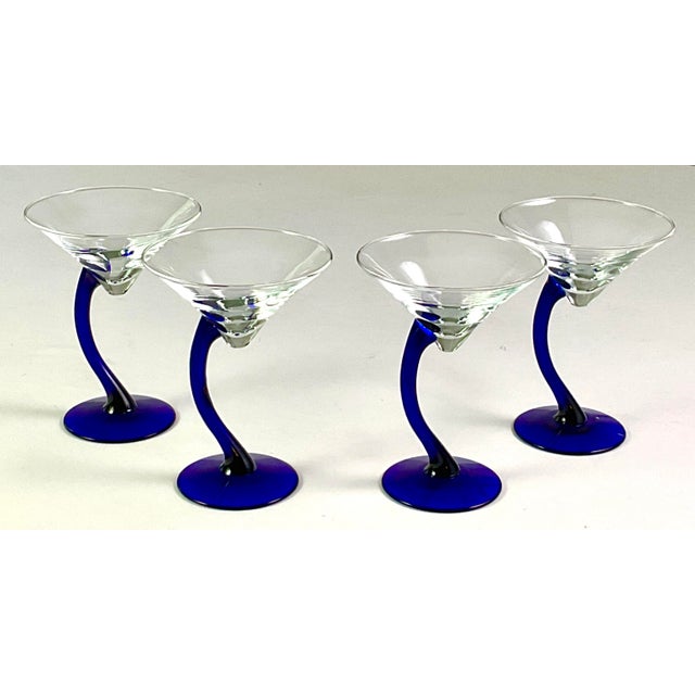 Libbey - BRAVURA -martini glasses Curved cobalt foot and stem Set of four Stylish, modern, martinis