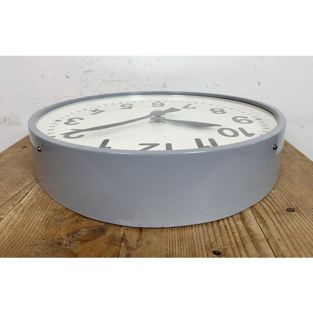 Large Industrial Grey Factory Wall Clock from Chronotechna, 1950s For Sale - Image 13 of 17