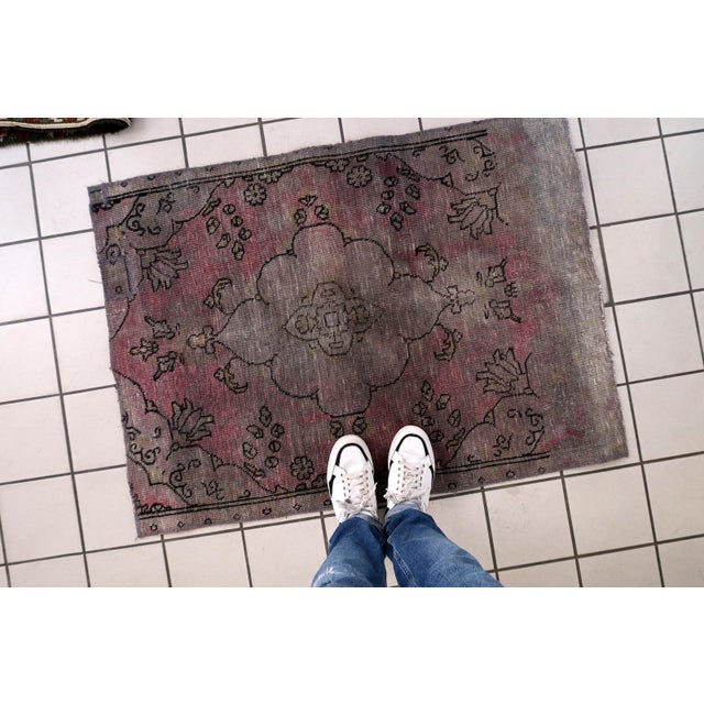 A captivating example of mid-century Turkish weaving, this 1940s Anatolian fragment rug offers an authentic, storied...