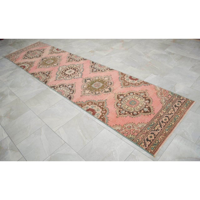 1960s Hand-Knotted Oushak Runner Rug Faded Pink Low Pile Hallway Decor Kitchen Rug- 3'2″x 12'4″ For Sale - Image 5 of 14
