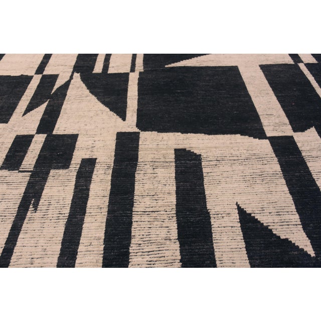 Textile Nazmiyal Collection Large Modern Geometric Hollywood Regency Style Rug For Sale - Image 7 of 8