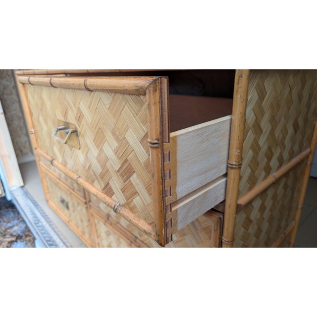 Tan Vintage Faux Bamboo 6-Drawer Dresser With Herringbone Parquet Rattan Fronts, in the Style of Dixie For Sale - Image 8 of 12