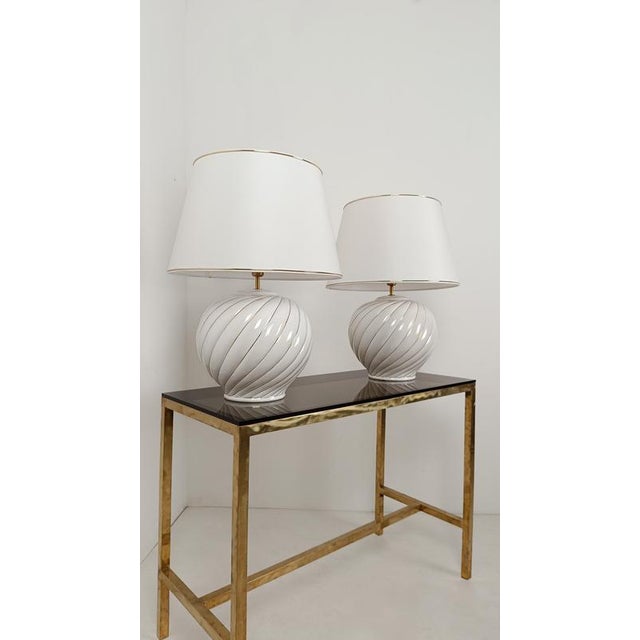 Table Lamps in White and Gold Glazed Ribbed Ceramic by Tommaso Barbis, 1970s, Set of 2 For Sale - Image 10 of 18