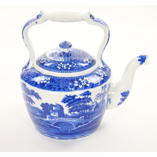 Antique Oversized English Blue and White Porcelain Tea / Coffee Pot For Sale In New York - Image 6 of 15