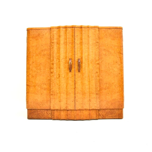 Mid-Century Modern Art Deco Burr Walnut Cabinet from Harry and Lou Epstein, 1930s For Sale - Image 3 of 11
