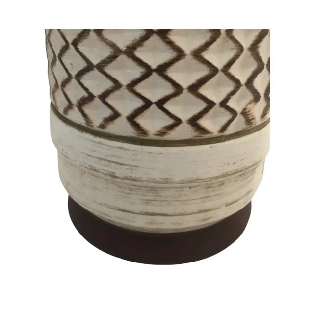 Mid-Century Modern 1960s Vintage Ceramic Mid-Century Modern Table Lamp For Sale - Image 3 of 8