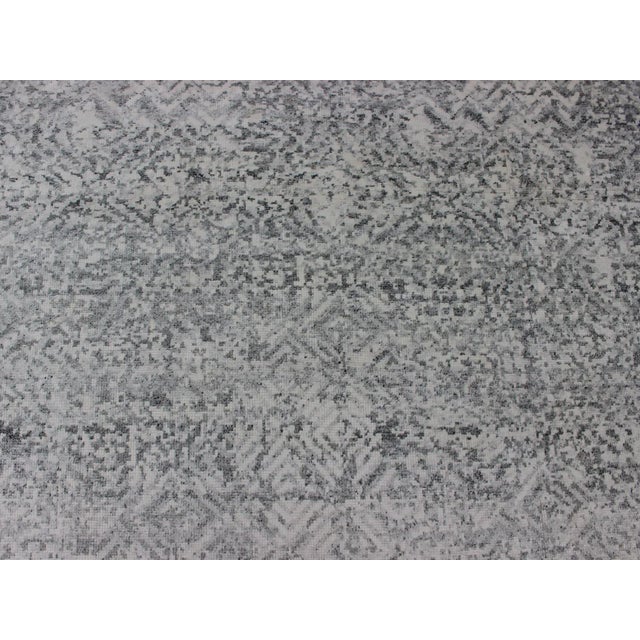 Charcoal Large Modern Rug With All-Over Minimalist Pattern in Lt. Charcoal, Gray, Gray Green & Silver For Sale - Image 8 of 13