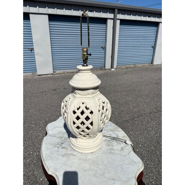 1960s Hollywood Regency Ginger Jar Lamp For Sale - Image 4 of 4