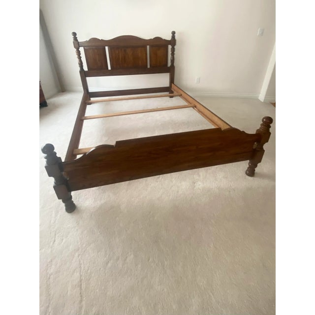 Pennsylvania House Solid Oak Cannonball Style American Tradition With Colonial Charm Late 20th Century Queen Bed Excellent Condition For Sale - Image 13 of 15