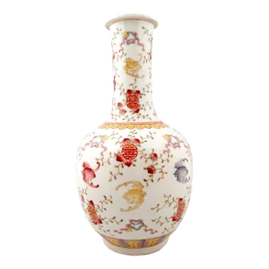 Early 20th Century Chinese Porcelain Peaches and Fu Bats Tianqiuping