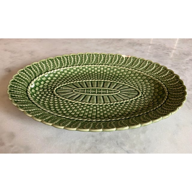 Traditional Vintage Bordallo Pinheiro Green Basketweave Serving Dish For Sale - Image 3 of 7